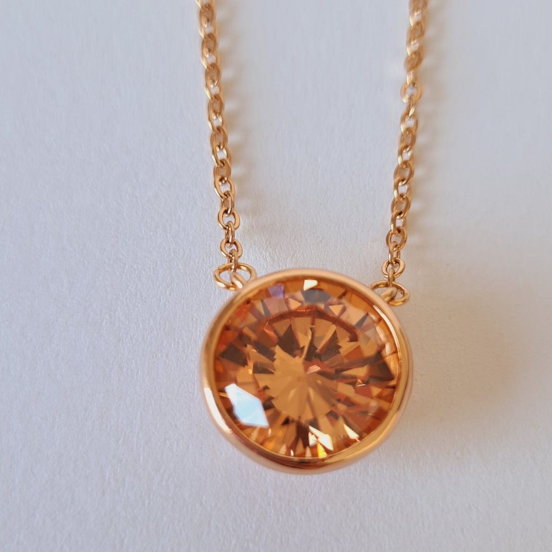 Güneş Işığı Kolyesi